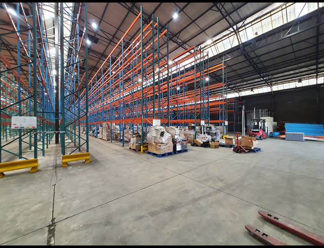 7,988M² WAREHOUSE TO LET IN RANDJESPARK
